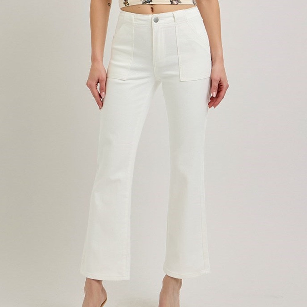 New with tags. White jeans patch pocket. Ankle length. Risen.